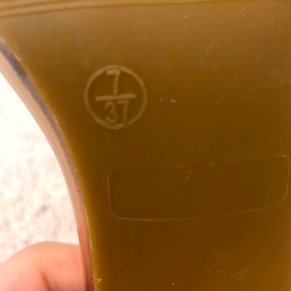 gold open toe block heels w/ ankle strap - Picture 3 of 7